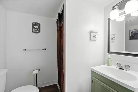 Bath - 3916 Queen Ridge Dr, Independence, MO 64055 photo 3 of 3