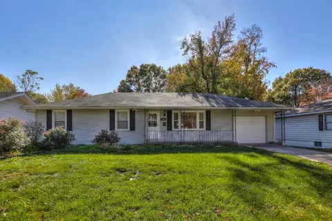 6705 E 99th St, Kansas City, MO 64134