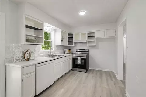 Kitchen - 20125 E 13th St, Independence, MO 64057 photo 2 of 2