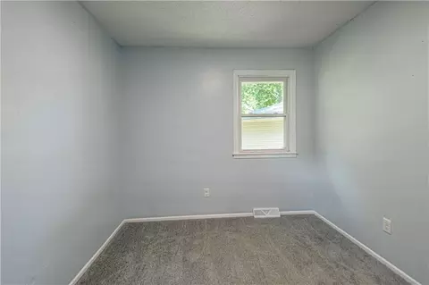 Bedroom - 20125 E 13th St, Independence, MO 64057 photo 7 of 8