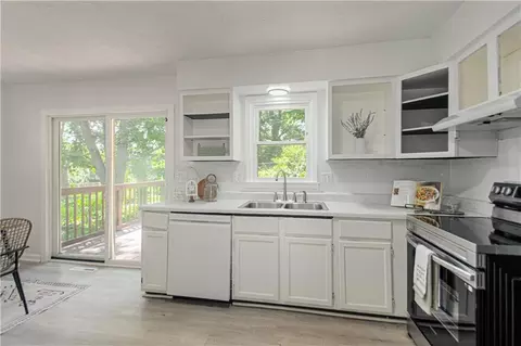 Kitchen - 20125 E 13th St, Independence, MO 64057 photo 1 of 2