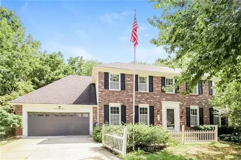 11711 W 100th Ter, Overland Park, KS 66214