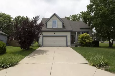 21705 S Race St, Spring Hill, KS 66083