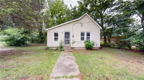 1211 N Colorado St, Nevada, MO 64772