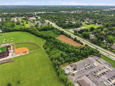 E Chipman Road, Lees Summit, MO 64063 photo 13