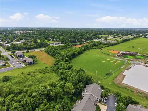 E Chipman Road, Lees Summit, MO 64063 photo 9