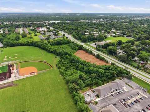 E Chipman Road, Lees Summit, MO 64063 photo 14