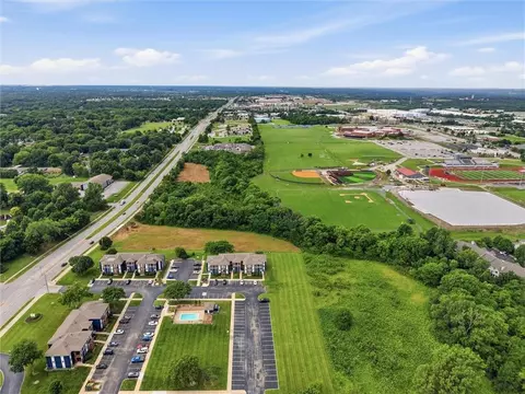 E Chipman Road, Lees Summit, MO 64063 photo 10