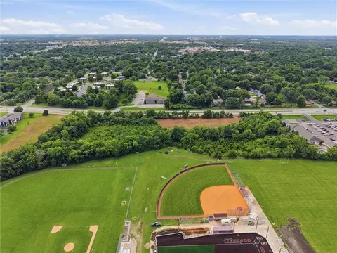 E Chipman Road, Lees Summit, MO 64063 photo 11