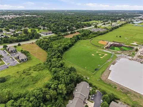 E Chipman Road, Lees Summit, MO 64063 photo 12
