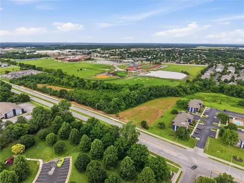 E Chipman Road, Lees Summit, MO 64063 photo 7