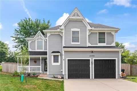21901 W 47th Ter, Shawnee, KS 66226