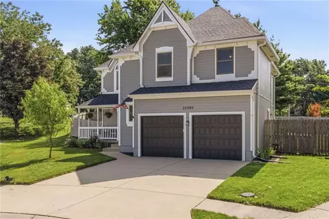 21901 W 47th Ter, Shawnee, KS 66226