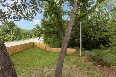 Exterior - 11200 E 40th St, Independence, MO 64052 photo 2 of 4