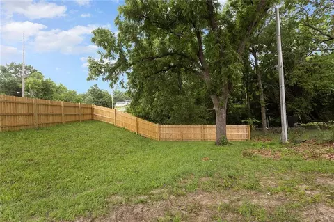 Exterior - 11200 E 40th St, Independence, MO 64052 photo 4 of 4