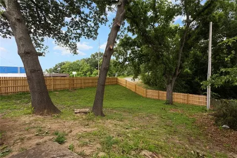 Exterior - 11200 E 40th St, Independence, MO 64052 photo 3 of 4