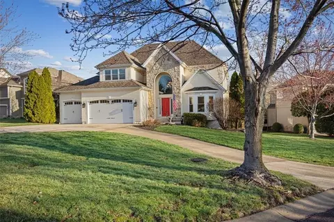 10908 W 144th St, Overland Park, KS 66221