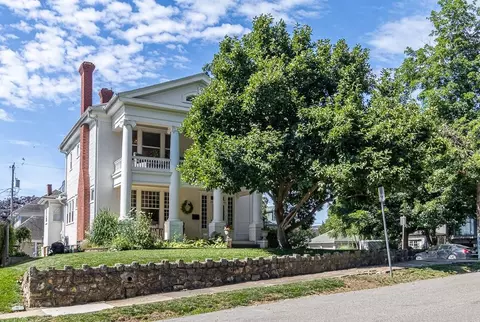 2602 Felix St, Saint Joseph, MO 64501