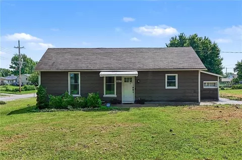 667 Thornton St, Leavenworth, KS 66048