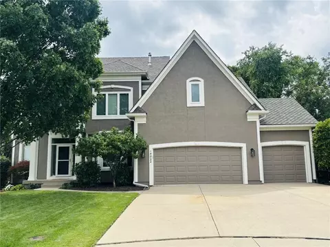14022 Briar St, Overland Park, KS 66224