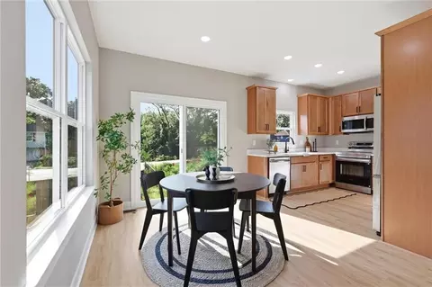Dining - 8012 E 130th St, Grandview, MO 64030 photo 1 of 2