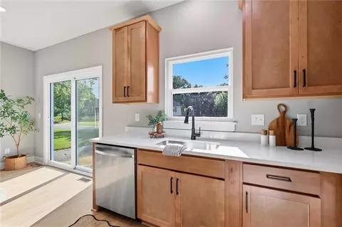 Kitchen - 8012 E 130th St, Grandview, MO 64030 photo 5 of 6