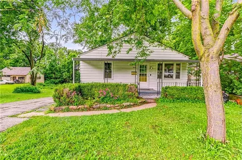 808 S Carlisle Ave, Independence, MO 64054