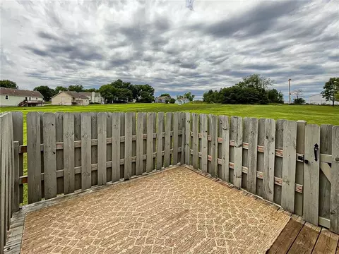 Exterior - 14404 Eastern Ct, Grandview, MO 64030 photo 2 of 3