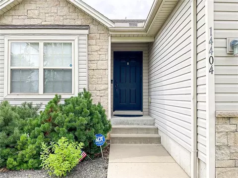 Entry Way - 14404 Eastern Ct, Grandview, MO 64030 photo 1 of 2