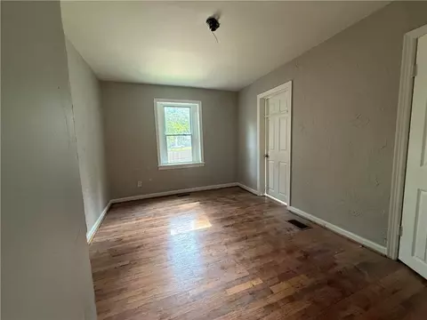 4423 Mission Rd, Kansas City, KS 66103