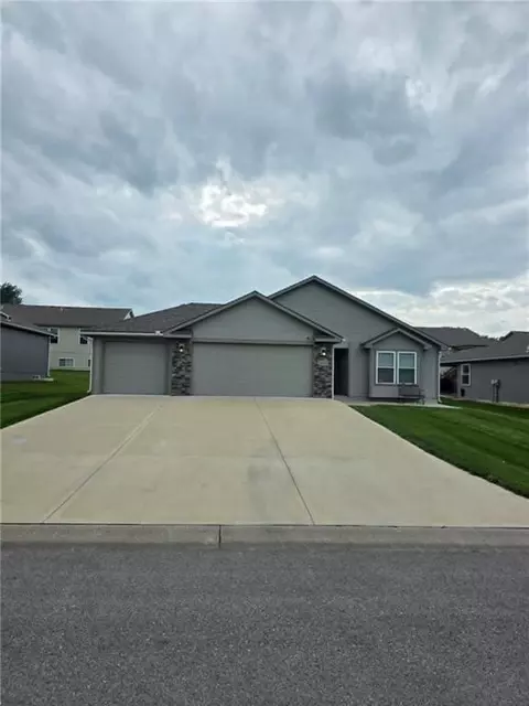 1812 N Crane Ln, Independence, MO 64058