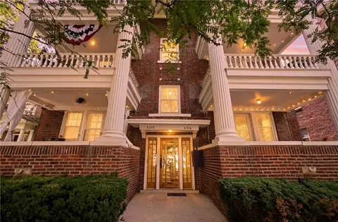 4316 Oak Apt 3s St, Kansas City, MO 64111