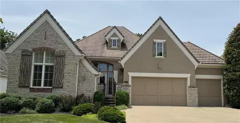 15212 Fontana St, Overland Park, KS 66224