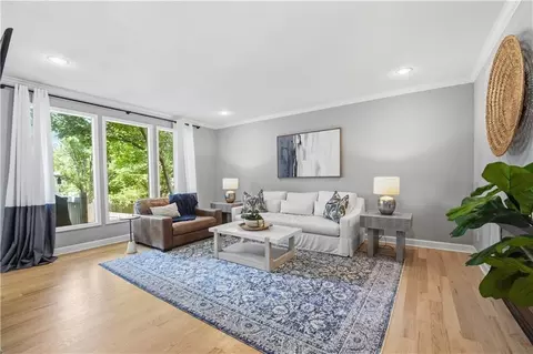5114 W 156th St, Overland Park, KS 66224