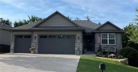 34486 W 84th Ter, De Soto, KS 66018