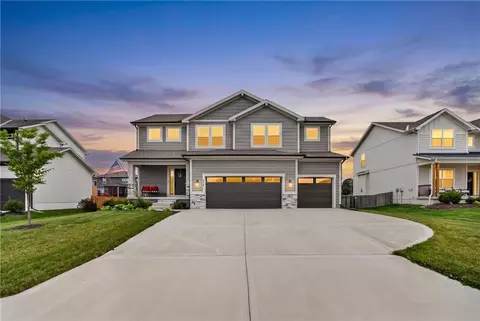 4404 SW Grindstone Cir, Lees Summit, MO 64082