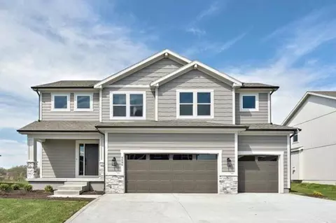 4404 SW Grindstone Cir, Lees Summit, MO 64082