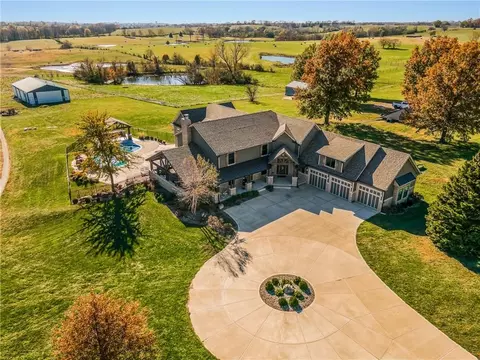 15615 NE 116th St, Kearney, MO 64060