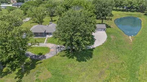 12223 Hills Rd, Kearney, MO 64060