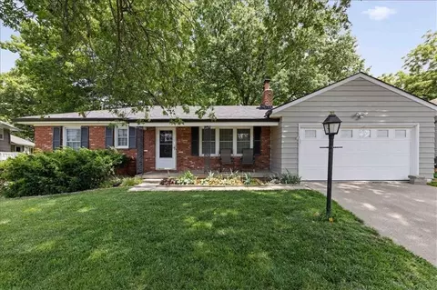 5433 Foster St, Overland Park, KS 66202