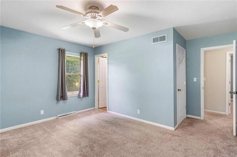 Bedroom - 430 Chestnut Dr, Marshall, MO 65340 photo 3 of 7