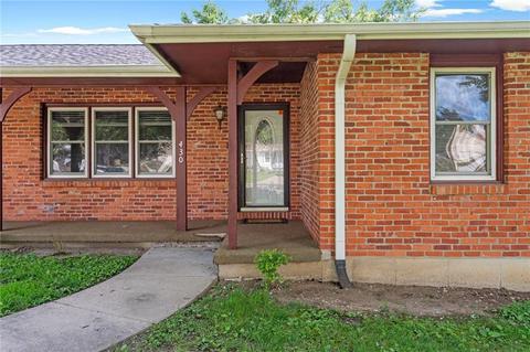 Exterior - 430 Chestnut Dr, Marshall, MO 65340 photo 2 of 4