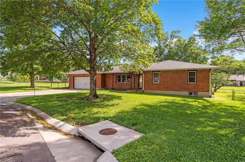 Other - 430 Chestnut Dr, Marshall, MO 65340 photo 2 of 14