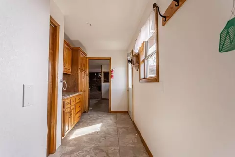 Entry Way - 587 NW Tract 3 Nw First Ln, Lamar, MO 64759 photo 1 of 2
