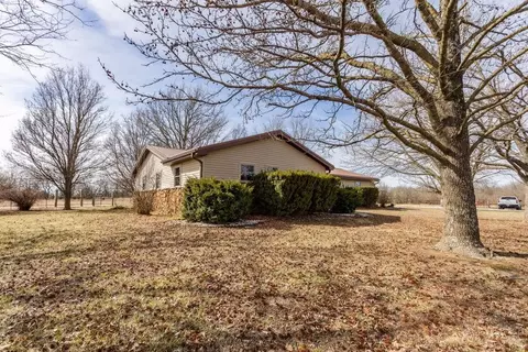 Exterior - 587 NW Tract 3 Nw First Ln, Lamar, MO 64759 photo 3 of 7