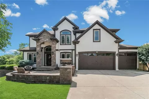 2907 NE Viewpark Pl, Lees Summit, MO 64086