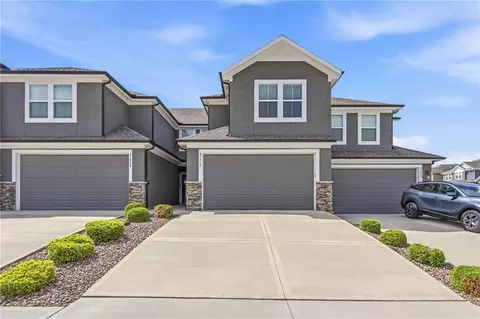 21843 W 123rd Ter, Olathe, KS 66061