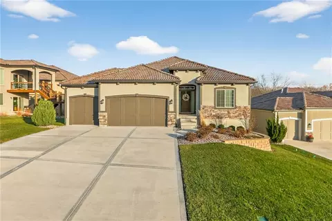 433 NW Kaylea Ct, Lees Summit, MO 64081