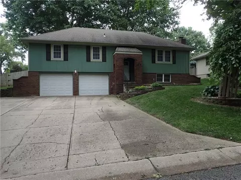 1608 SW 20th St, Blue Springs, MO 64015