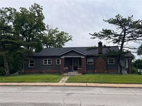 4901 Antioch Rd, Overland Park, KS 66203